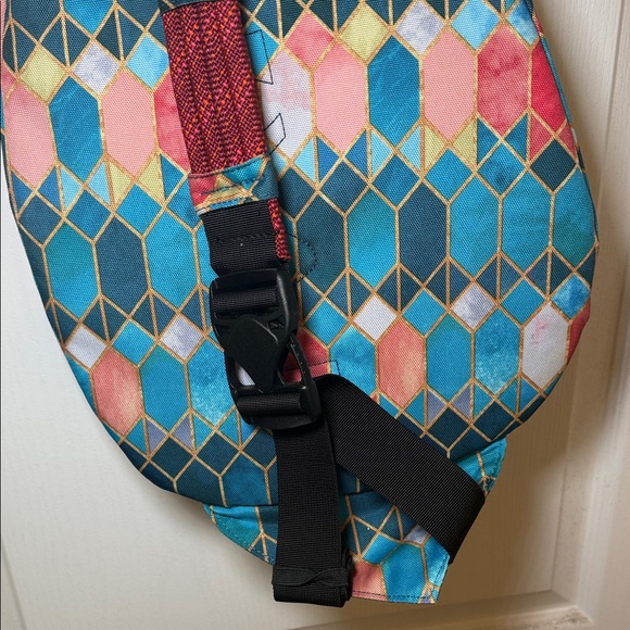 Kavu Multicolor Geometric Sling Bag - Picture 9 of 10